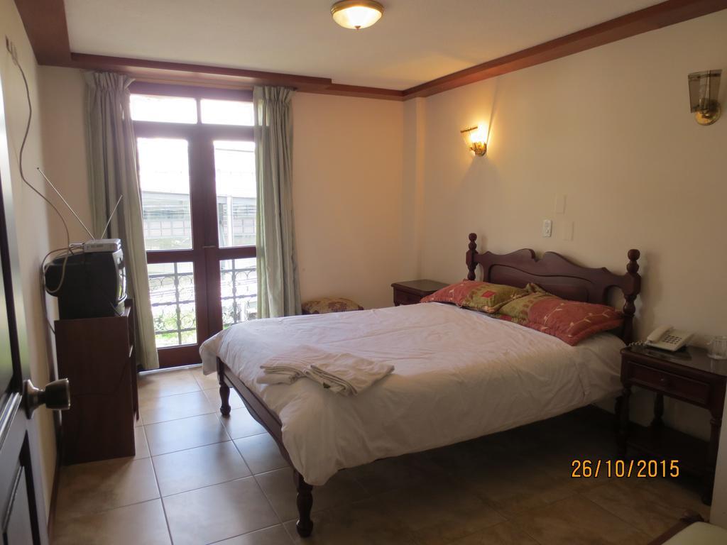 Hotel Cumanda Alfaro Cameră foto